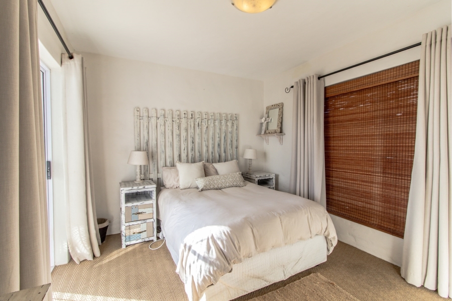 5 Bedroom Property for Sale in Calypso Beach Western Cape